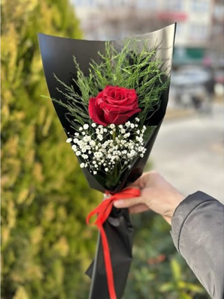 Tekli kırmızı Gül Buketi