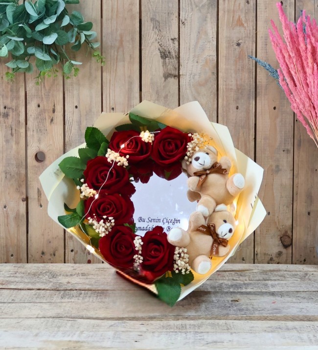 Kırmızı Gül Ve Ayıcık Detaylı Gerçek Aynalı Özel Gün Buketi